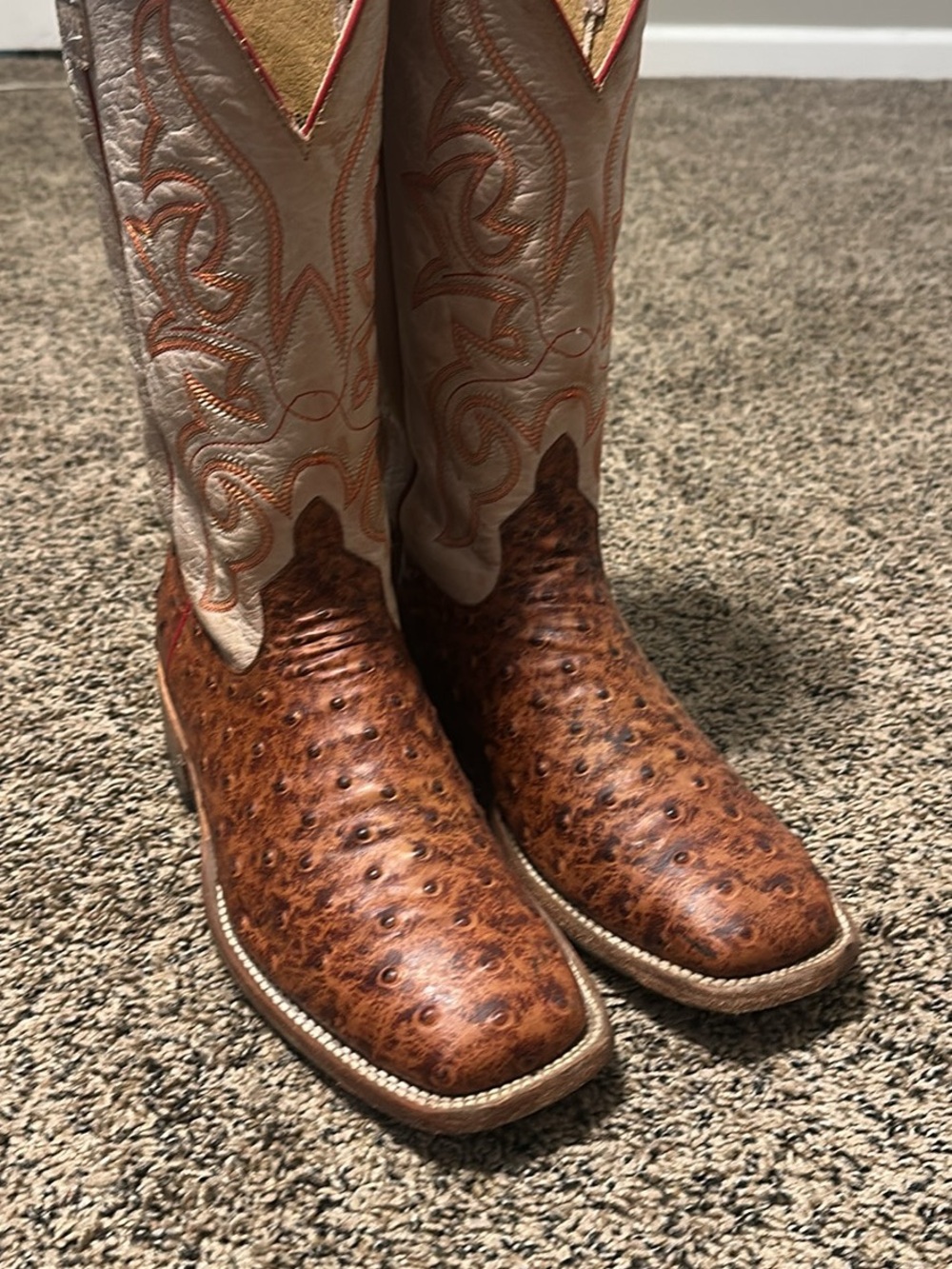 Men's Brown Ostrich-Textured Western Boots - Classic Cowboy Style